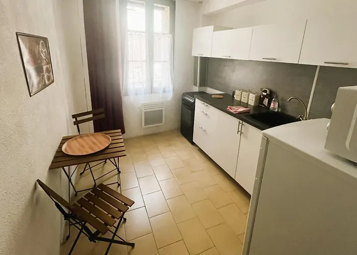 Au Pied Des Remparts 10 Rue Saint Jean דירה